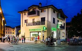 Stanze Sopra La Farmacia